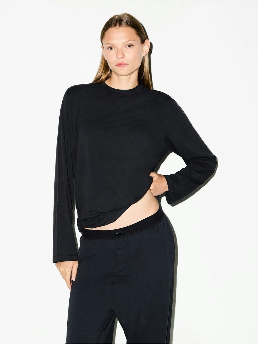 SKIMS Boyfriend Long Sleeve T-Shirt - Size L